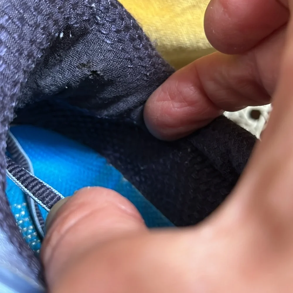 Hoka one one blue 10.5 - Picture 3 of 5